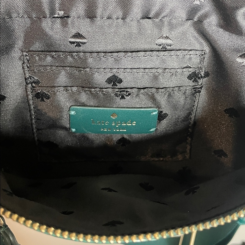 SOLD Kate Spade | Chelsea Green Monstera Leaf Fanny Pack Bag NWT - Picture 5 of 6